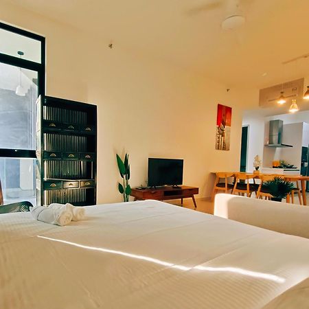 New Georgetown Instagramable 2Br Homestay For 10Pax 无敌美景两房民宿 Beacon Executive Suite Екстер'єр фото