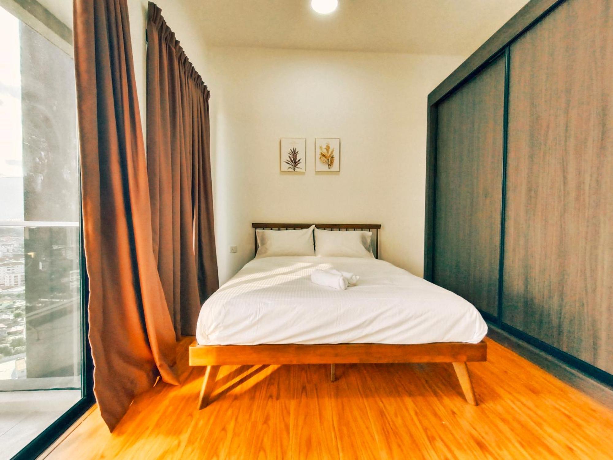 New Georgetown Instagramable 2Br Homestay For 10Pax 无敌美景两房民宿 Beacon Executive Suite Екстер'єр фото