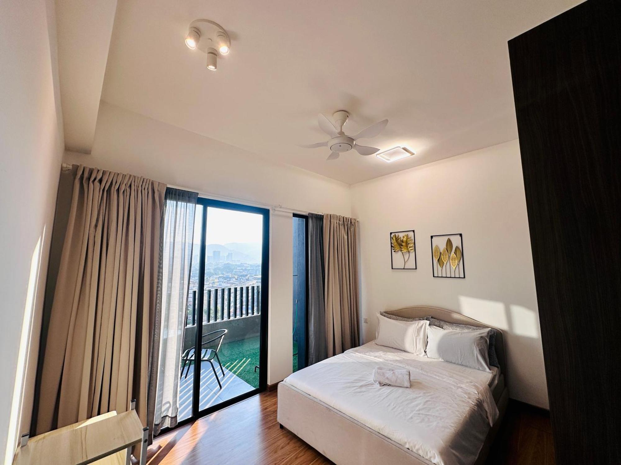 New Georgetown Instagramable 2Br Homestay For 10Pax 无敌美景两房民宿 Beacon Executive Suite Екстер'єр фото