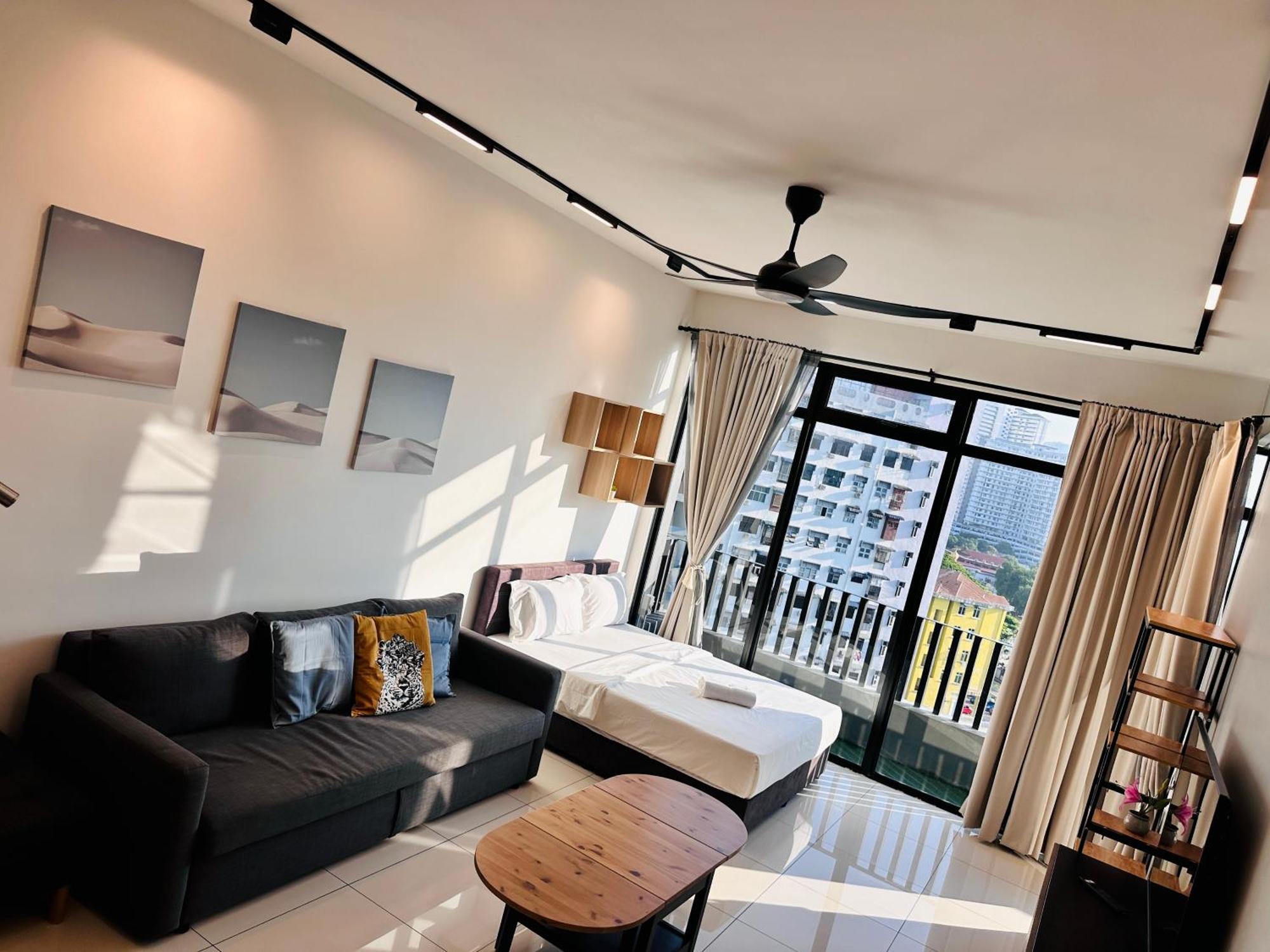 New Georgetown Instagramable 2Br Homestay For 10Pax 无敌美景两房民宿 Beacon Executive Suite Екстер'єр фото