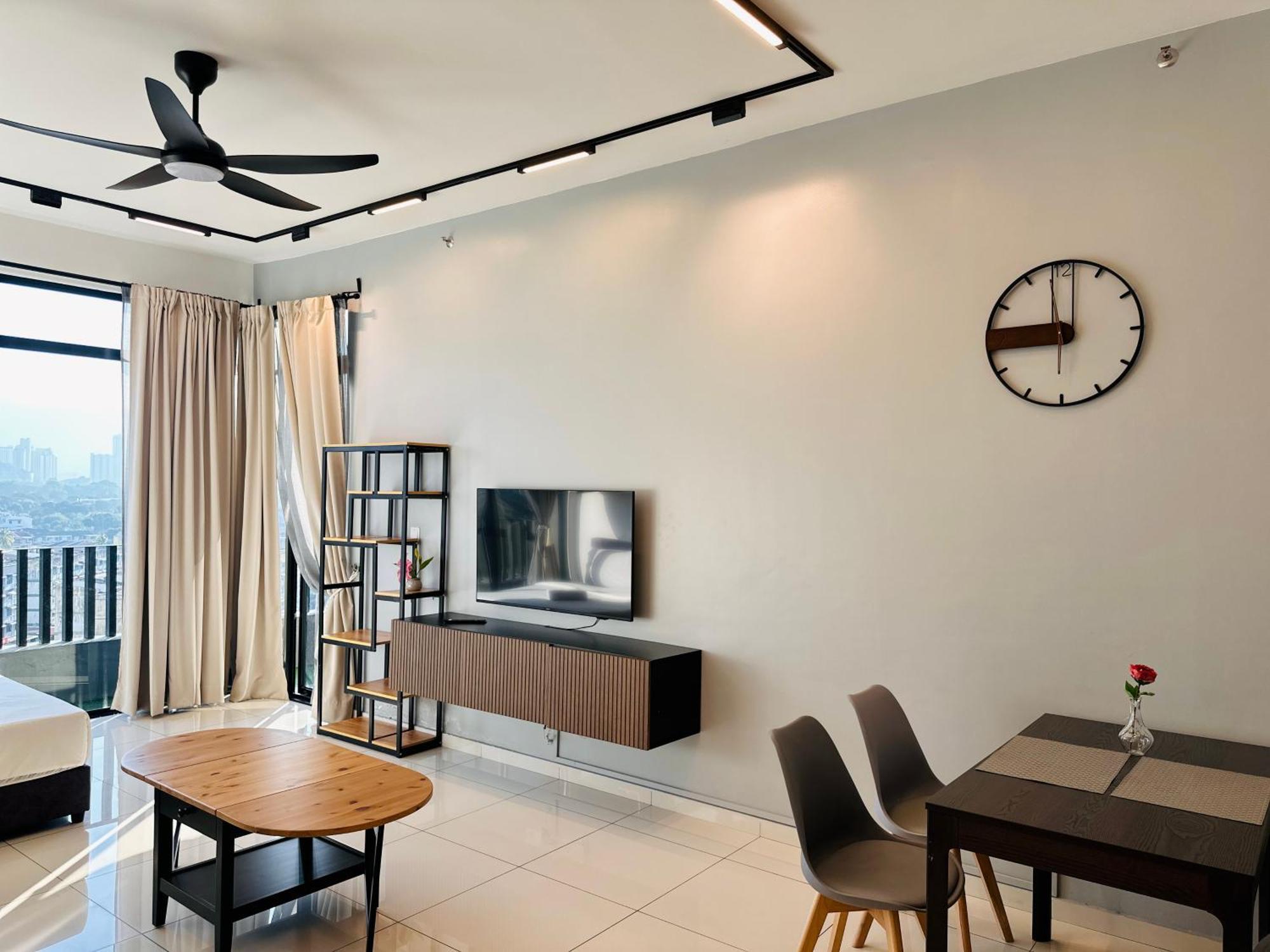 New Georgetown Instagramable 2Br Homestay For 10Pax 无敌美景两房民宿 Beacon Executive Suite Екстер'єр фото