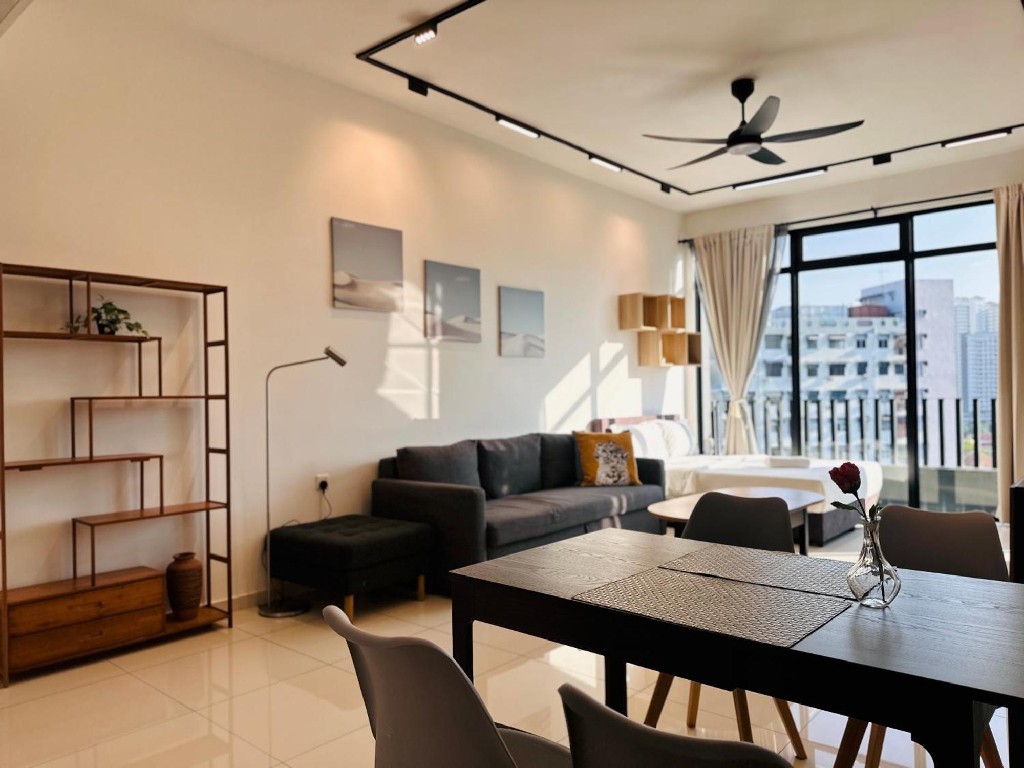 New Georgetown Instagramable 2Br Homestay For 10Pax 无敌美景两房民宿 Beacon Executive Suite Екстер'єр фото